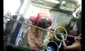 এক মিনিট মানুষের চেয়ে বাংলাদেশি মেয়েদের চুদা চুদি কম আবার