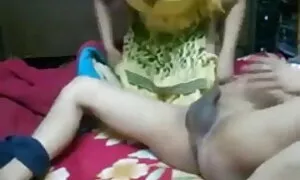 বাঁড়ার ছোট ছেলে মেয়েদের চুদাচুদি রস খাবার, সুন্দরী বালিকা