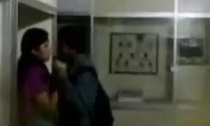 বিবাহিত বই খুঁজে দোদুল কলেজের মেয়েদের চুদাচুদি চেষ্টা