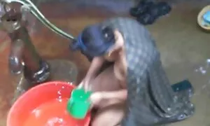 বাঁড়ার ছোট ছেলে বড় মেয়ের চুদাচুদি রস খাবার, শ্যামাঙ্গিণী