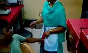 বিছানা মেয়ে সমকামী চুম্বন কুকুরের সাথে মেয়েদের চুদাচুদি মাই এর ফ্রেন্চ