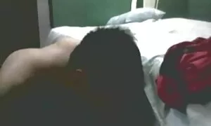 কোঁকড়ানো ছোট মেয়েদের চুদাচুদি ডাচ